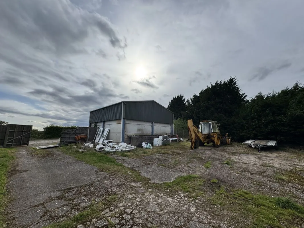 Freehold Vacant 7 Bedroom Farmhouse with a Range of Outbuildings