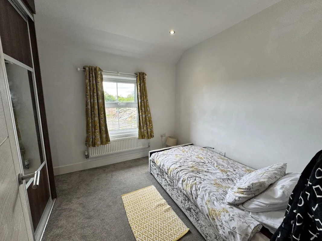 Freehold Vacant 7 Bedroom Farmhouse with a Range of Outbuildings