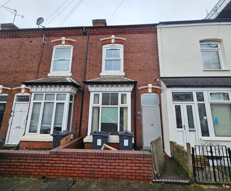 Freehold Vacant Terraced House with Three Bedrooms