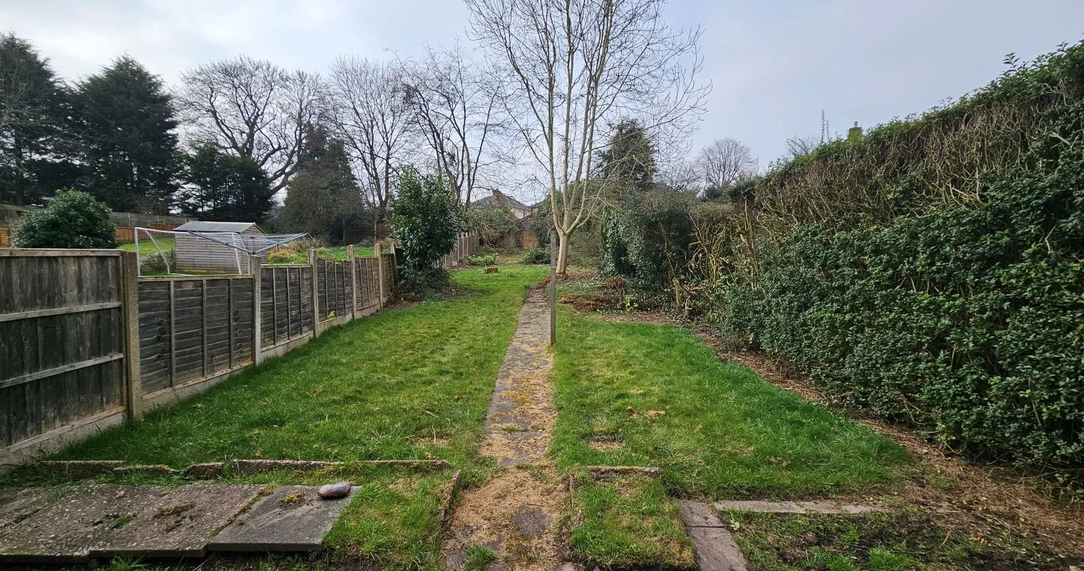 Freehold Vacant Semi Detached House with Three Bedrooms