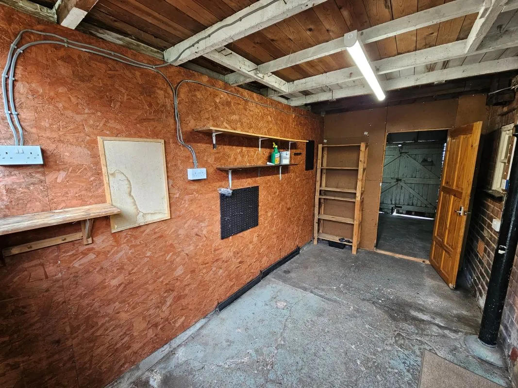 Freehold Vacant Semi Detached House with Three Bedrooms