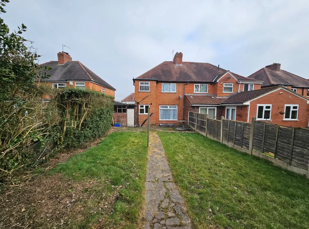 Freehold Vacant Semi Detached House with Three Bedrooms
