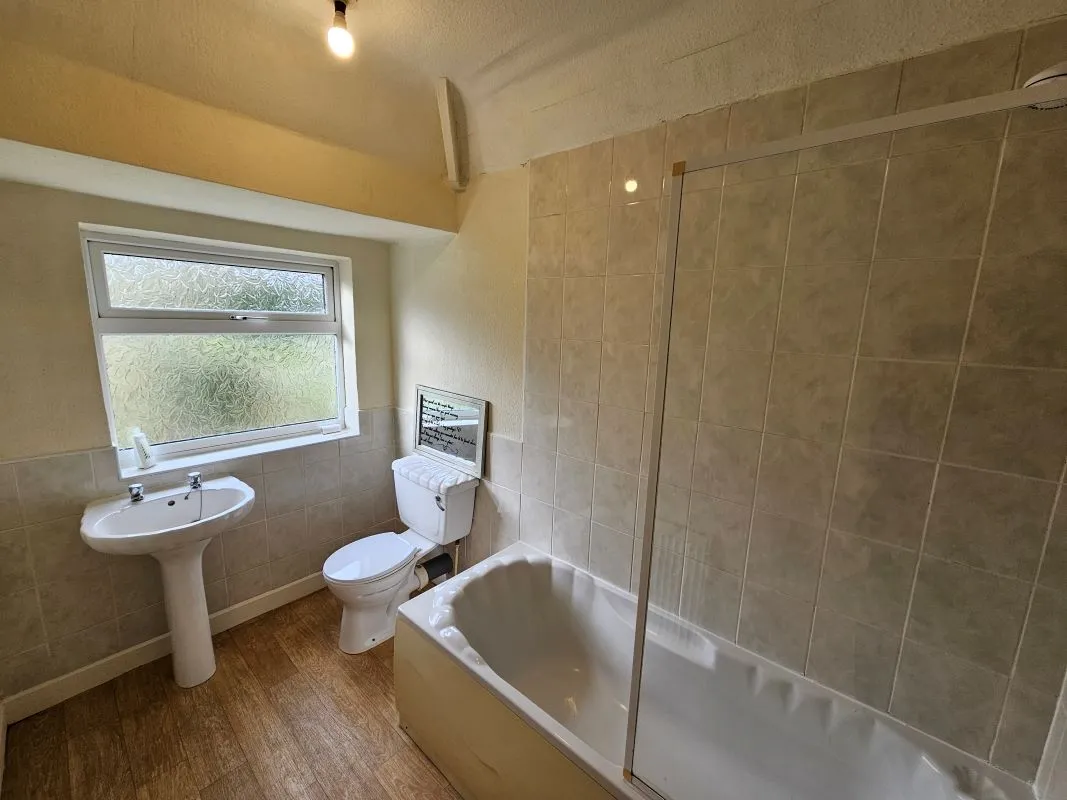 Freehold Vacant Semi Detached House with Three Bedrooms