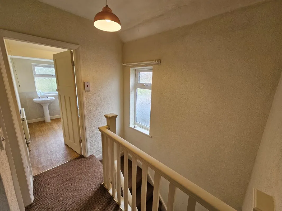 Freehold Vacant Semi Detached House with Three Bedrooms