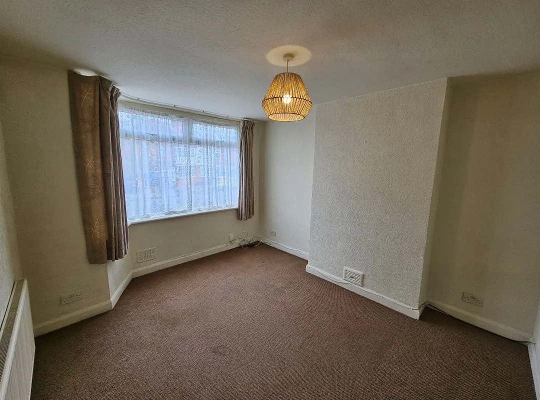 Freehold Vacant Semi Detached House with Three Bedrooms