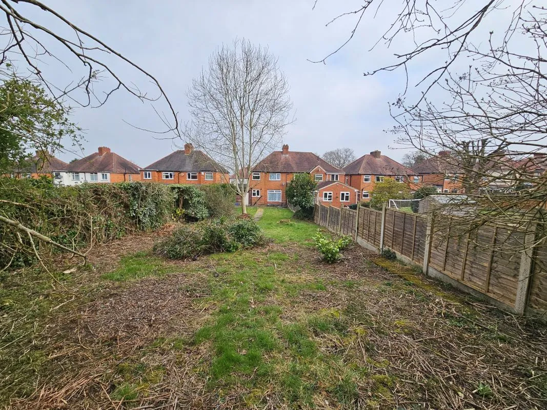 Freehold Vacant Semi Detached House with Three Bedrooms