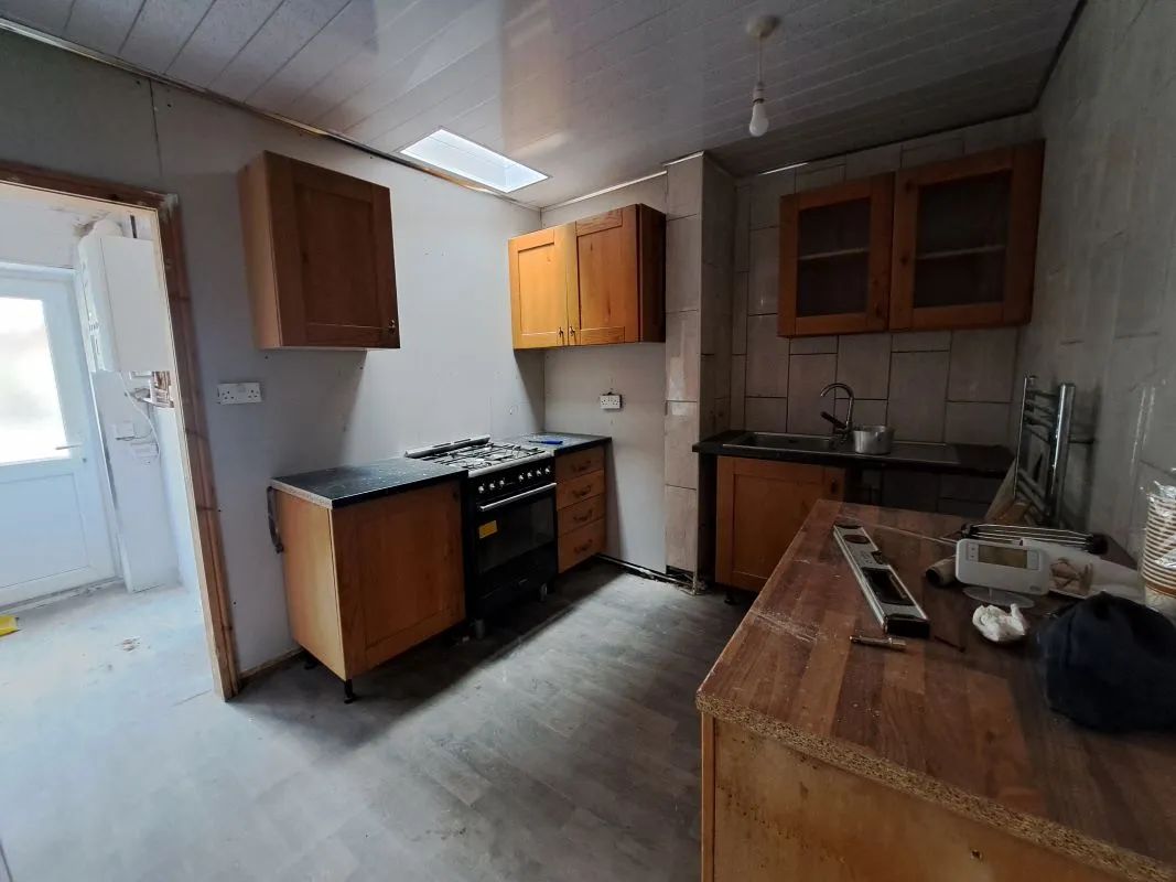 Freehold Vacant Three Bedroom Extended Terrace House