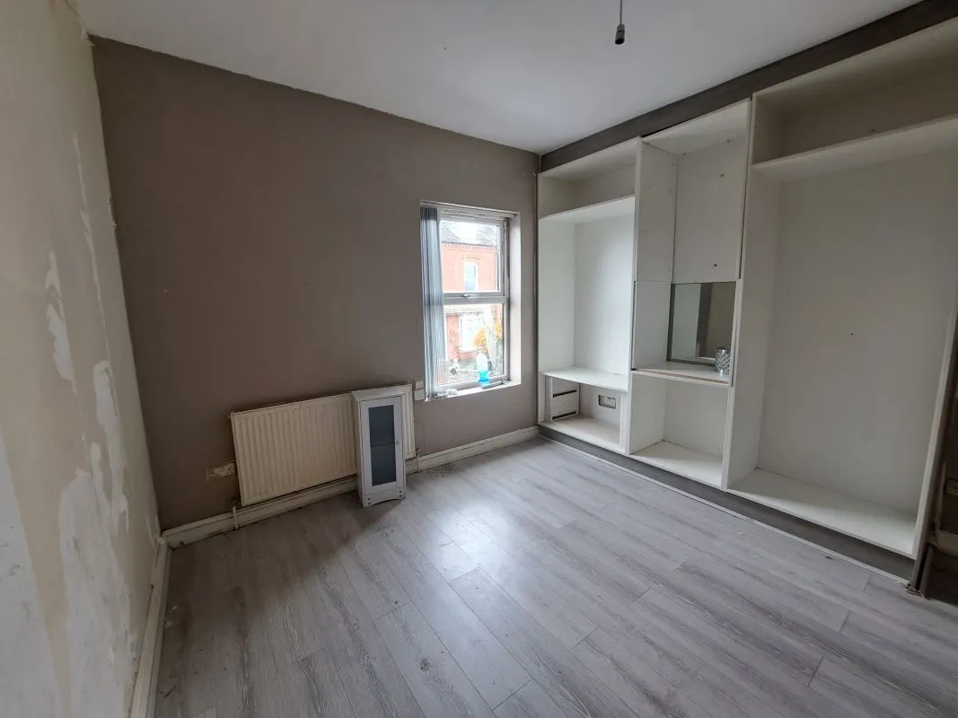 Freehold Vacant Three Bedroom Extended Terrace House
