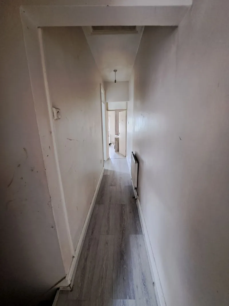 Freehold Vacant Three Bedroom Extended Terrace House