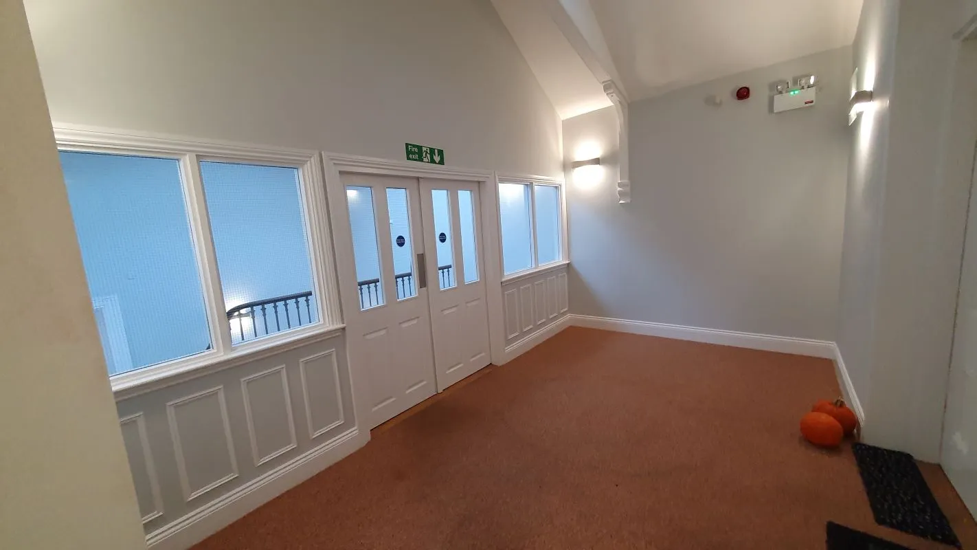 Leasehold Vacant 2 Bedroom Apartment in Converted Period Building