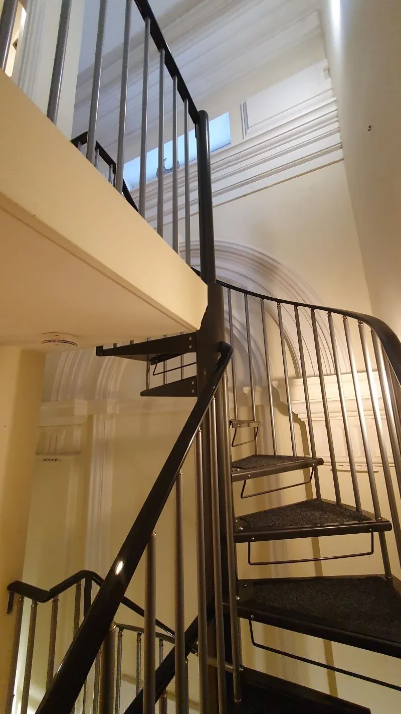 Leasehold Vacant 2 Bedroom Apartment in Converted Period Building