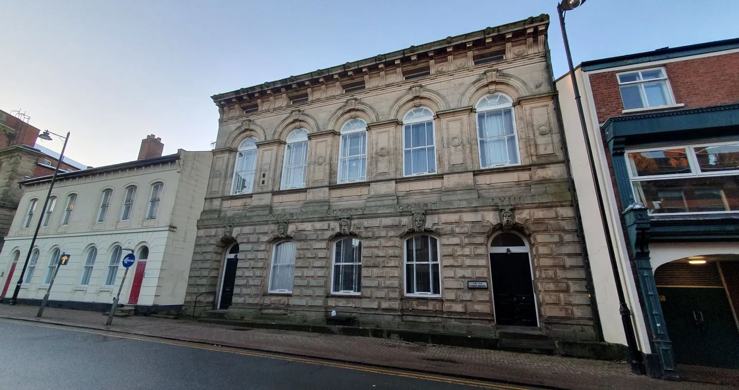 Leasehold Vacant 2 Bedroom Apartment in Converted Period Building
