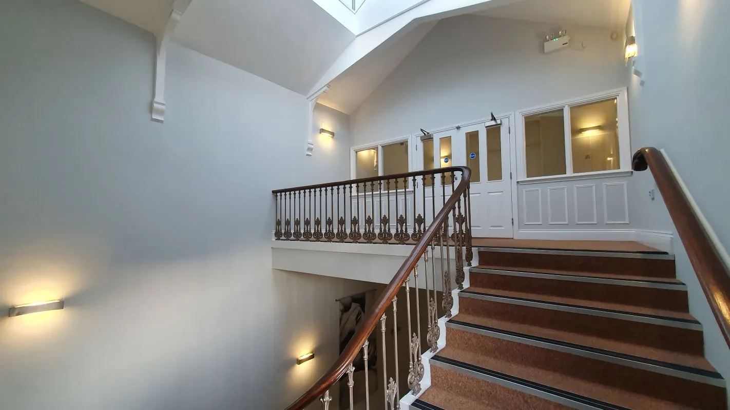 Leasehold Vacant 2 Bedroom Apartment in Converted Period Building