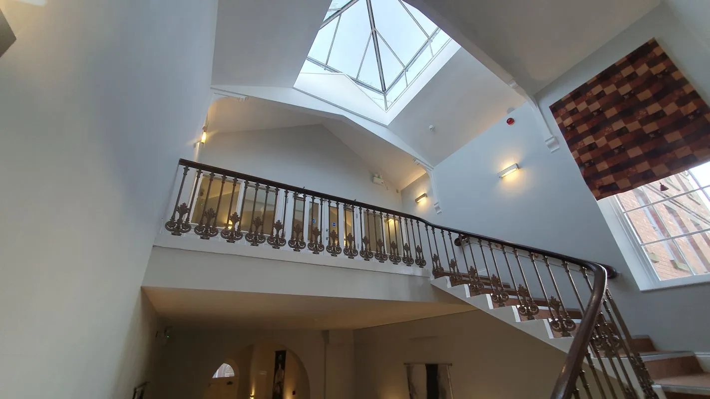 Leasehold Vacant 2 Bedroom Apartment in Converted Period Building