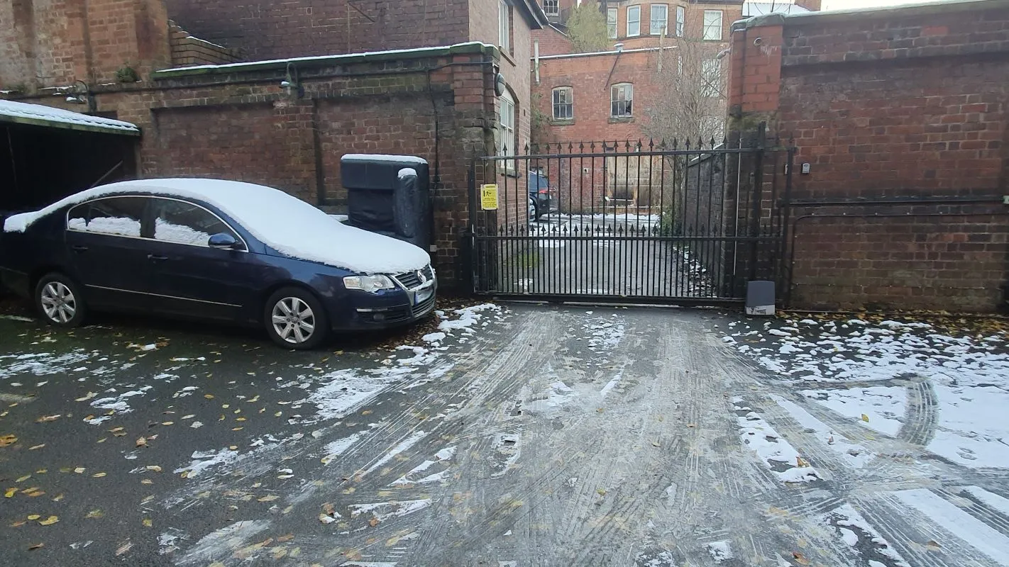 Leasehold Vacant 2 Bedroom Apartment in Converted Period Building