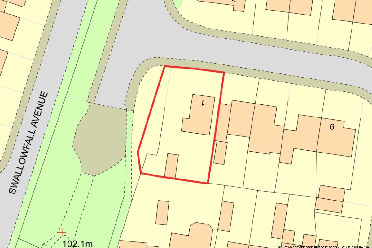 Freehold Vacant Detached House with Potential Building Plot