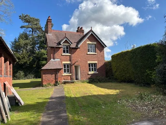 Freehold Vacant Detached Cottage with Consent to Extend to 4/5 Bedrooms