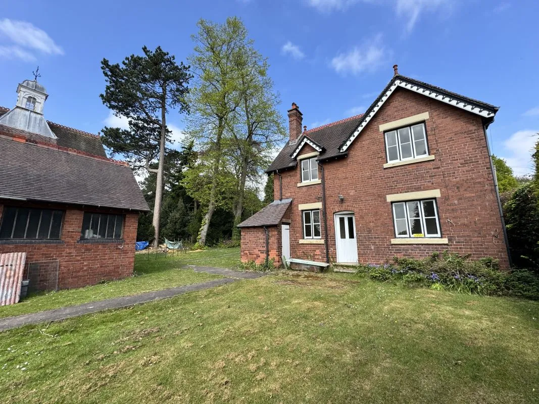 Freehold Vacant Detached Cottage with Consent to Extend to 4/5 Bedrooms