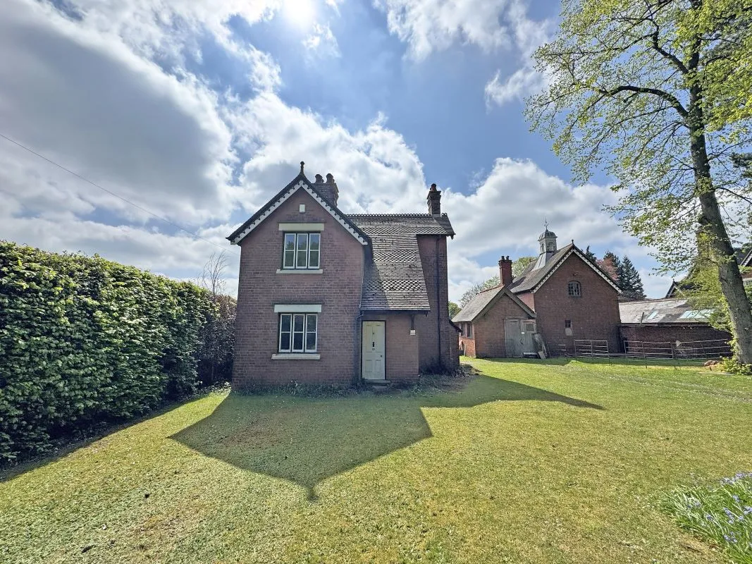 Freehold Vacant Detached Cottage with Consent to Extend to 4/5 Bedrooms