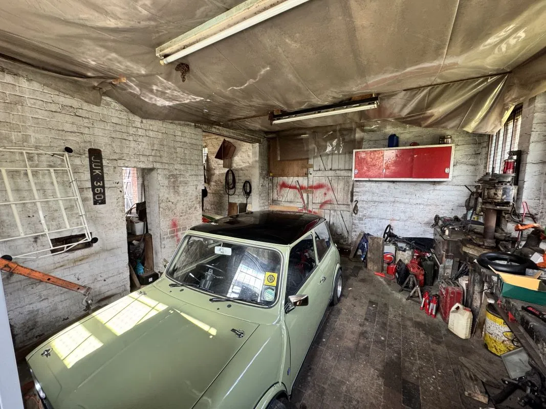 Freehold Vacant Detached Cottage with Consent to Extend to 4/5 Bedrooms