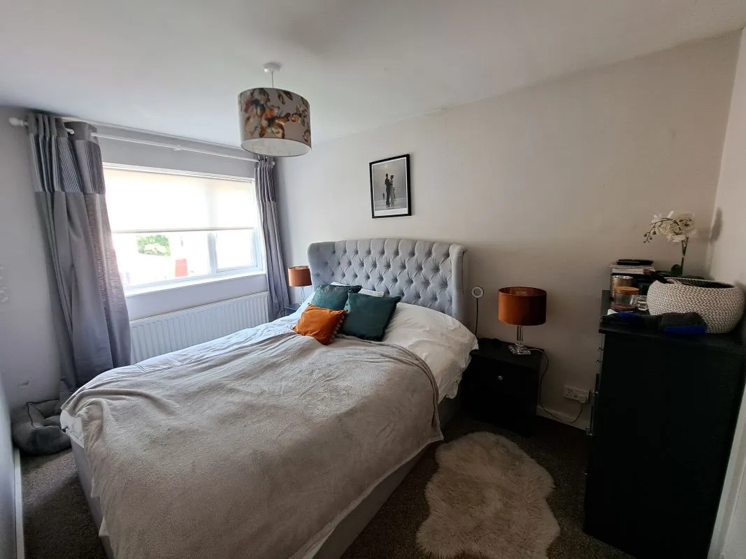 Freehold Investment Detached House with Potential Building Plot