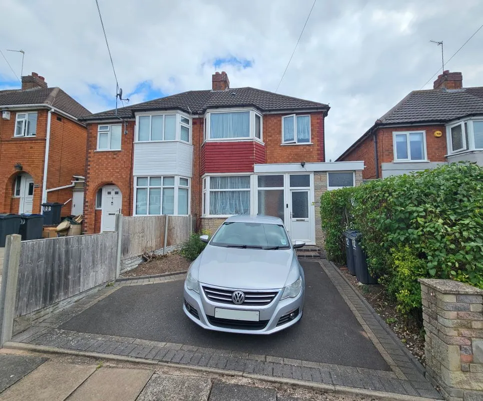 Freehold Vacant Semi-Detached House with Three Bedrooms