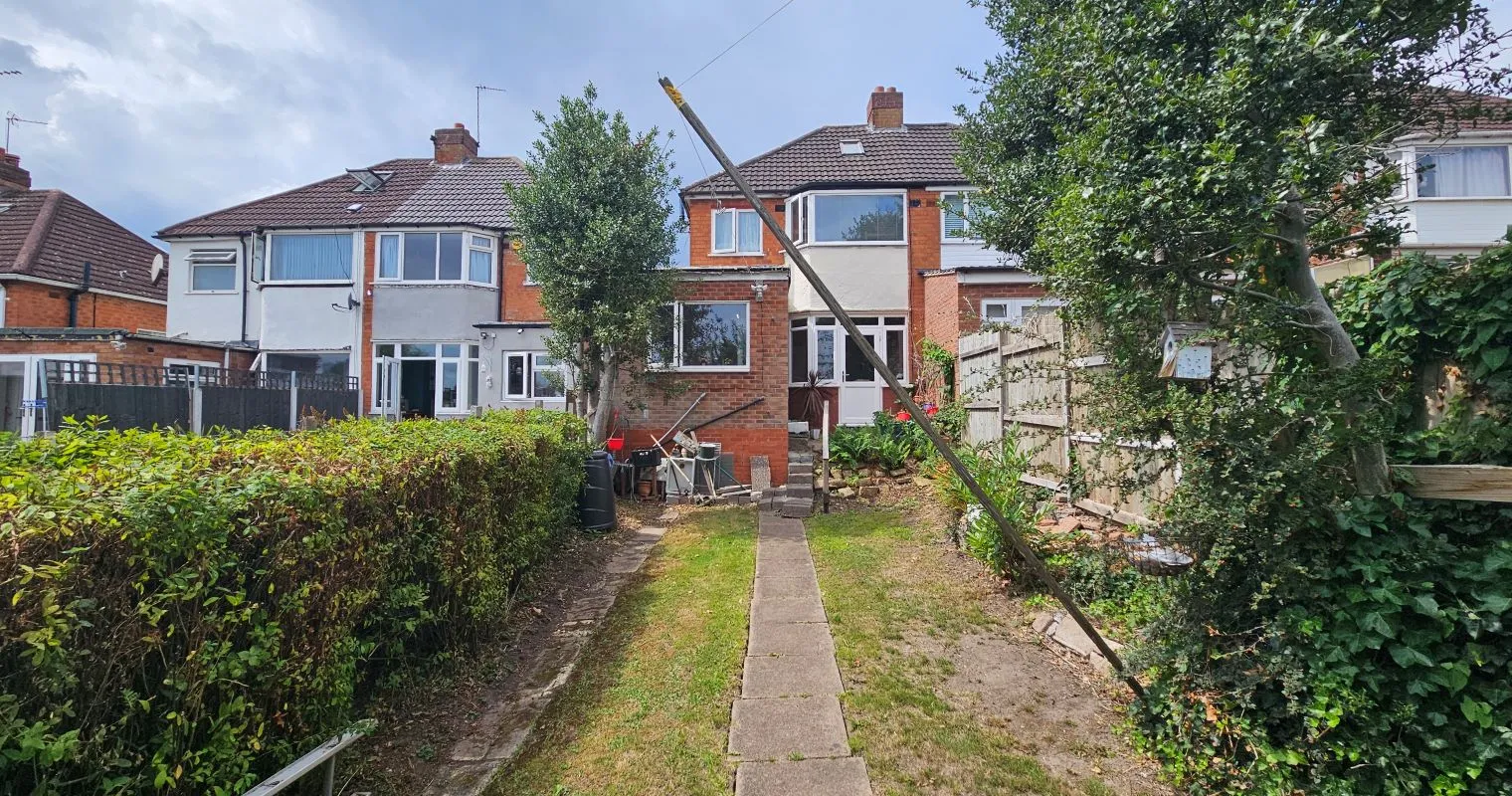 Freehold Vacant Semi-Detached House with Three Bedrooms