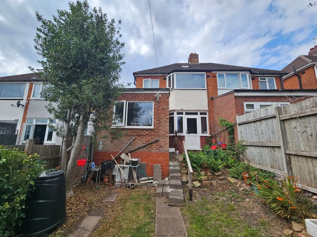 Freehold Vacant Semi-Detached House with Three Bedrooms