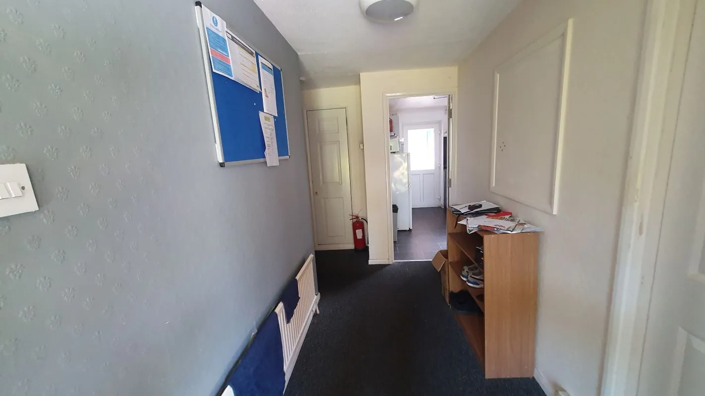 Freehold HMO Investment - 5 Bed Det. Bungalow  - Rental £27,000 p.a.