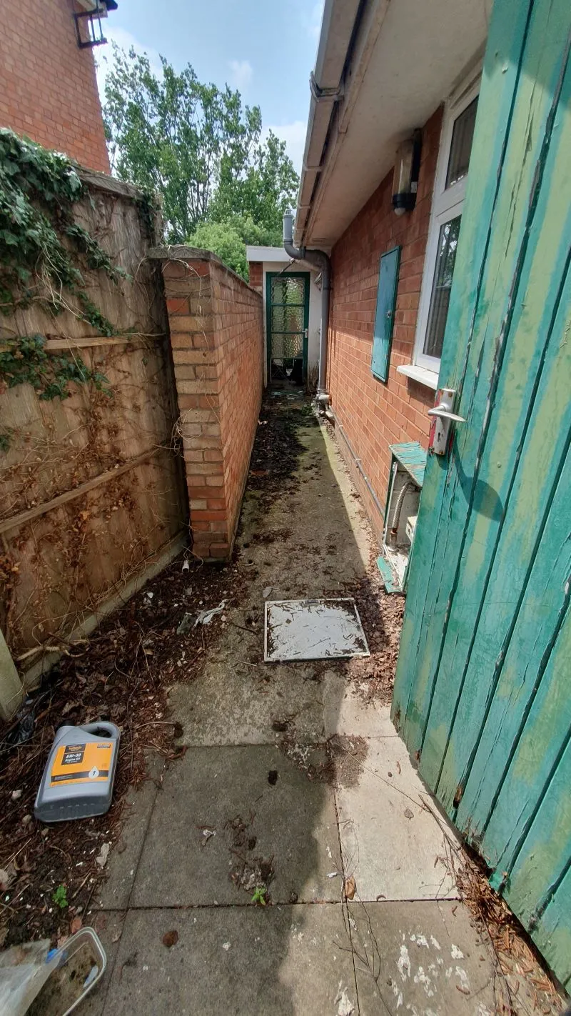 Freehold HMO Investment - 5 Bed Det. Bungalow  - Rental £27,000 p.a.