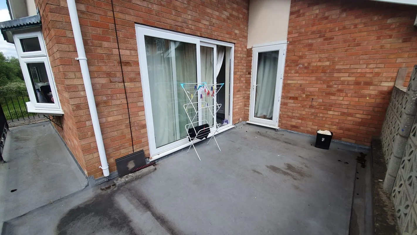 Freehold HMO Investment - 5 Bed Det. Bungalow  - Rental £27,000 p.a.