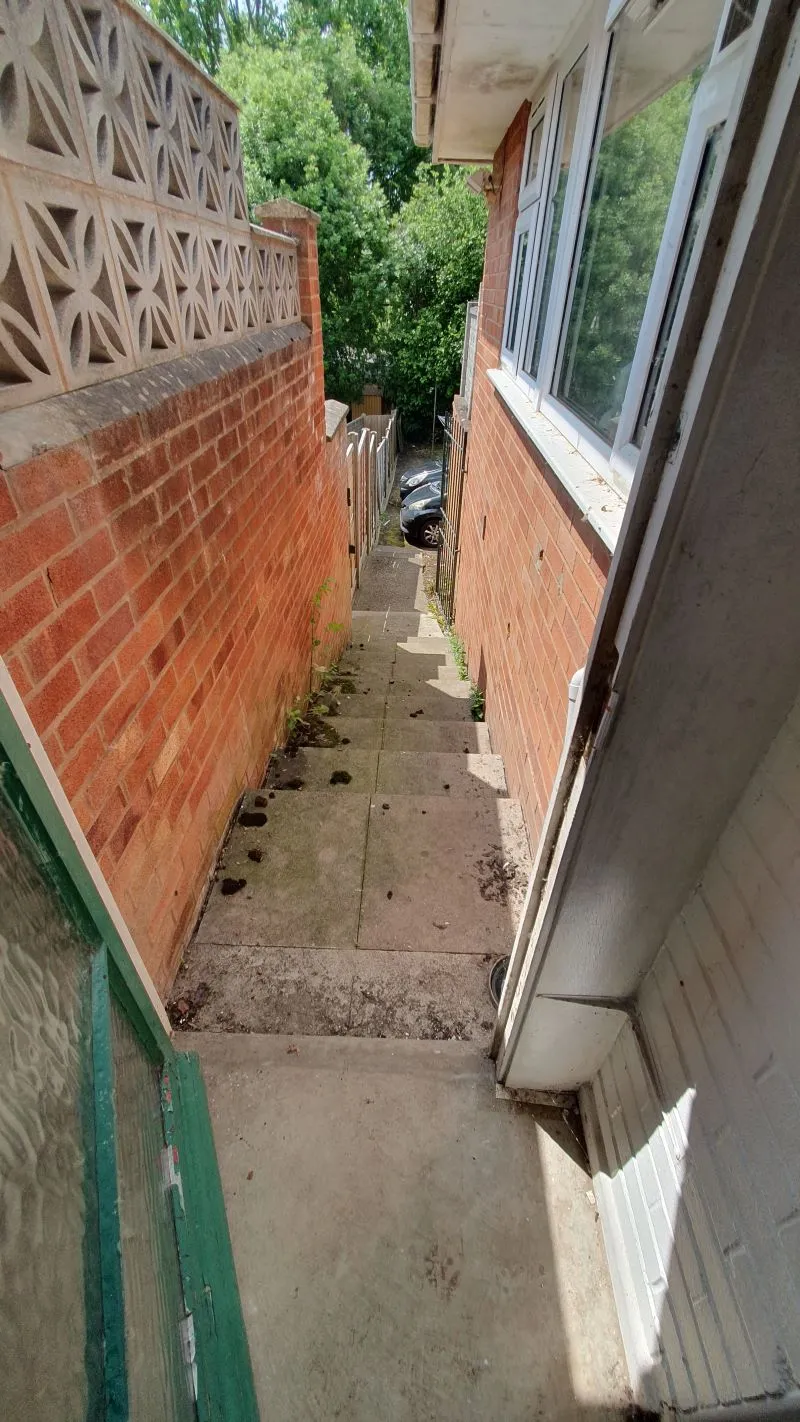 Freehold HMO Investment - 5 Bed Det. Bungalow  - Rental £27,000 p.a.