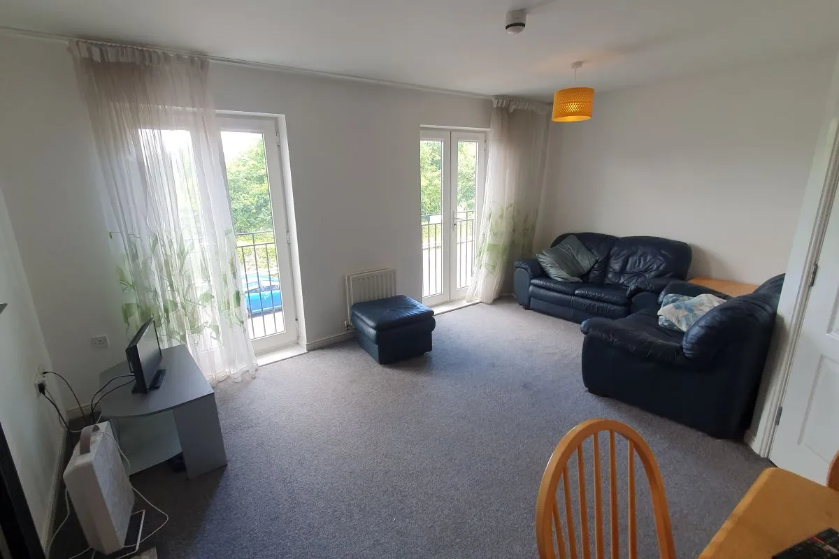 Freehold HMO Investment with 5 Bedrooms - Current Rent: £24,240 p.a.
