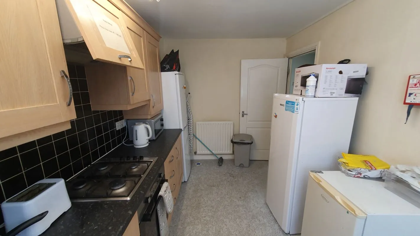Freehold HMO Investment with 5 Bedrooms - Current Rent: £24,240 p.a.