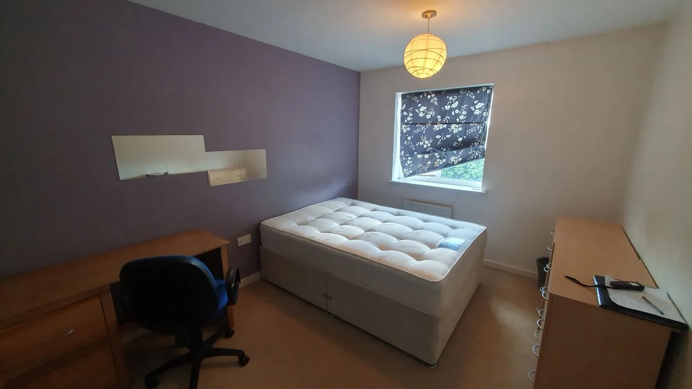 Freehold HMO Investment with 5 Bedrooms - Current Rent: £24,240 p.a.