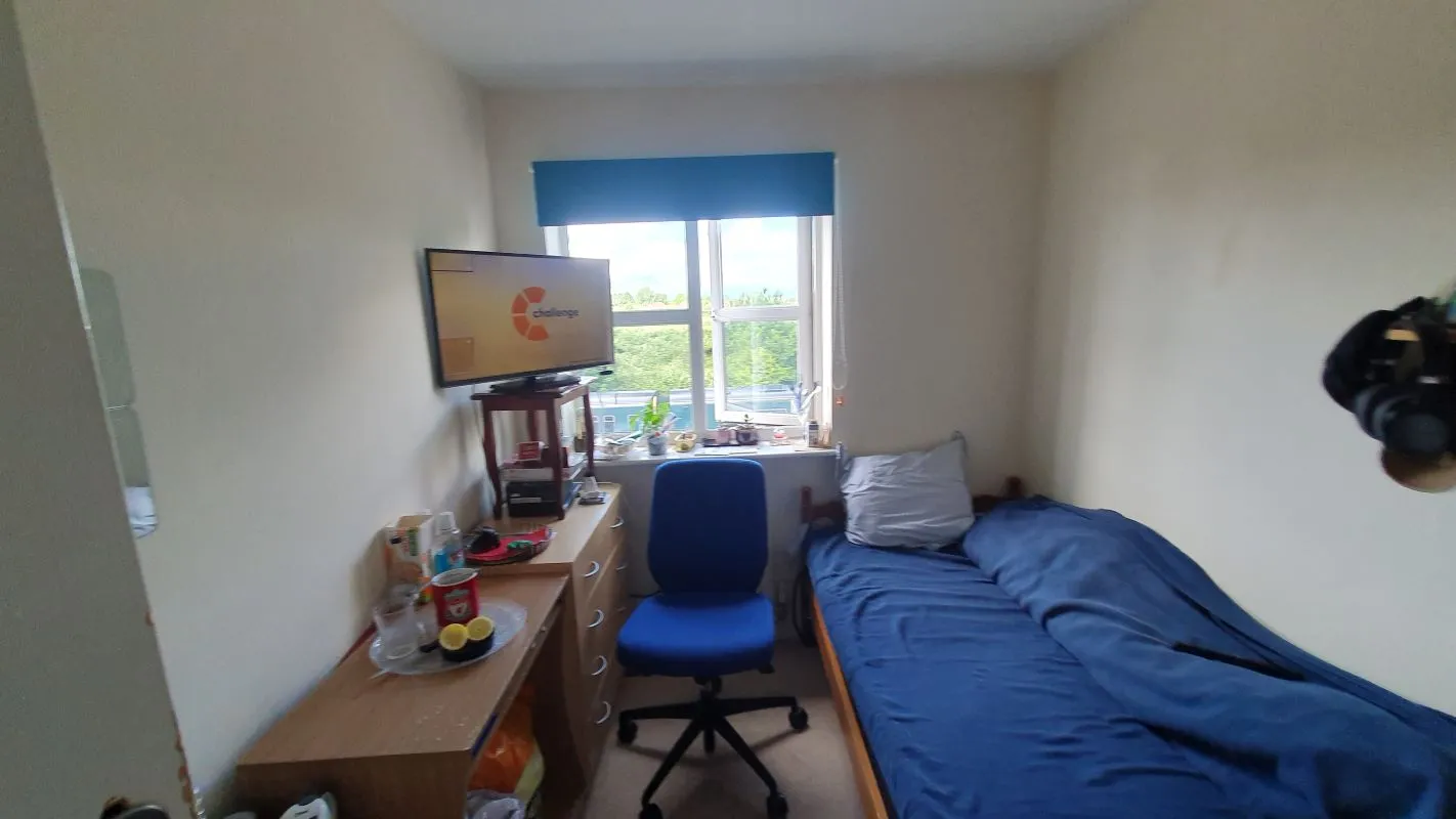Freehold HMO Investment with 5 Bedrooms - Current Rent: £24,240 p.a.