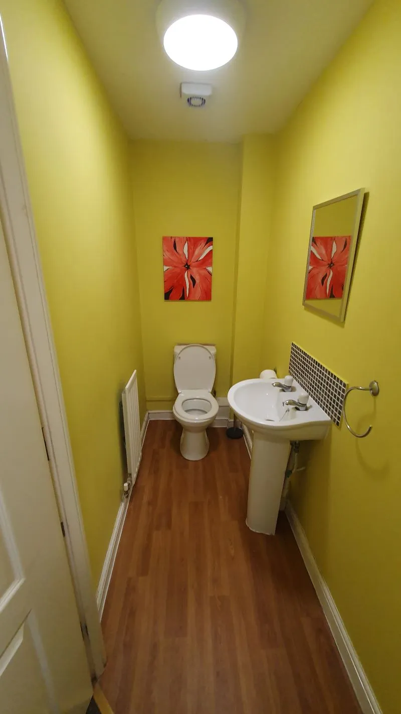 Freehold HMO Investment with 5 Bedrooms - Current Rent: £24,240 p.a.