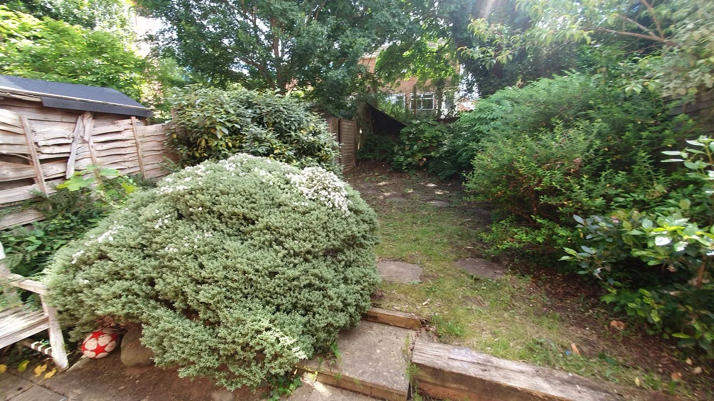 Freehold HMO Investment with 5 Bedrooms - Current Rent: £24,240 p.a.