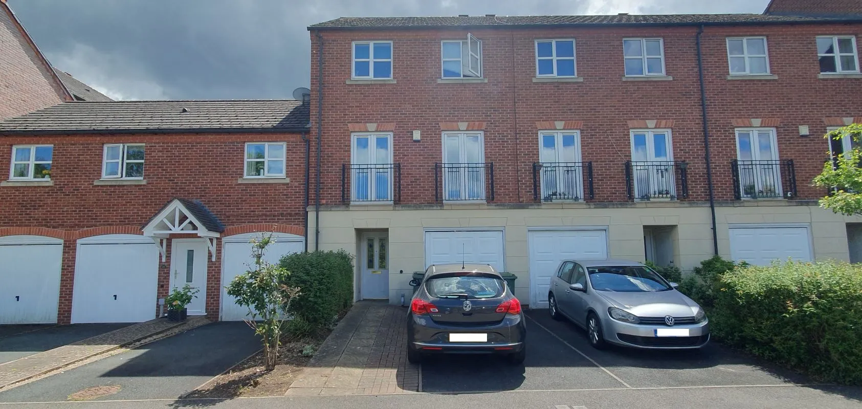 Freehold HMO Investment with 5 Bedrooms - Current Rent: £24,240 p.a.