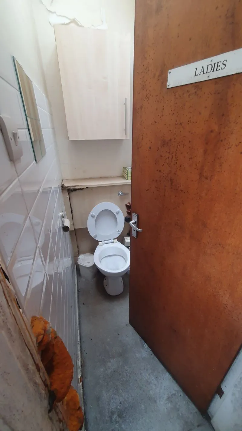Freehold Vacant Double Fronted Commercial Premises