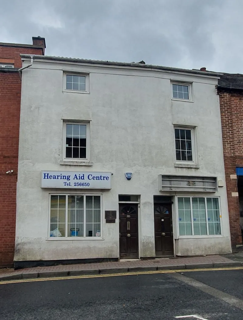 Freehold Vacant Double Fronted Commercial Premises