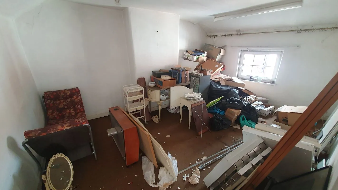 Freehold Vacant Double Fronted Commercial Premises