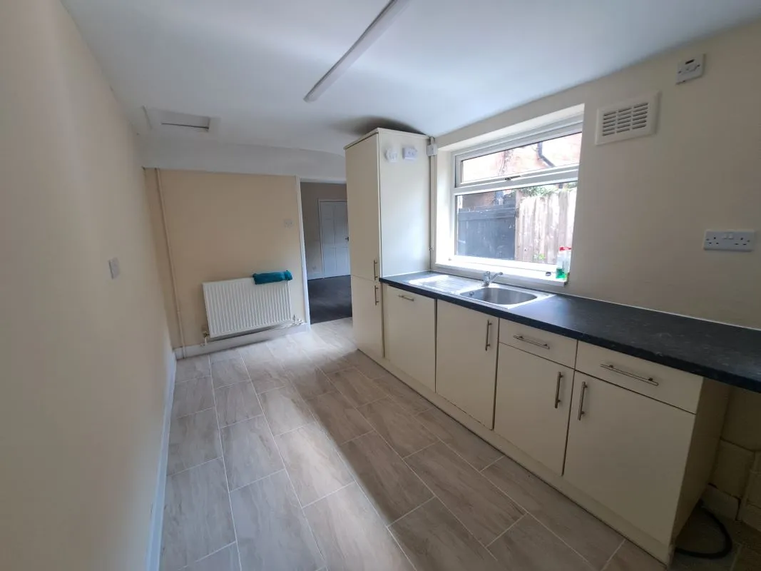 Freehold Vacant Mid Terraced House