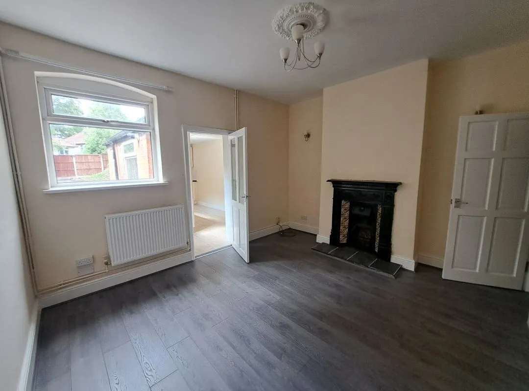 Freehold Vacant Mid Terraced House
