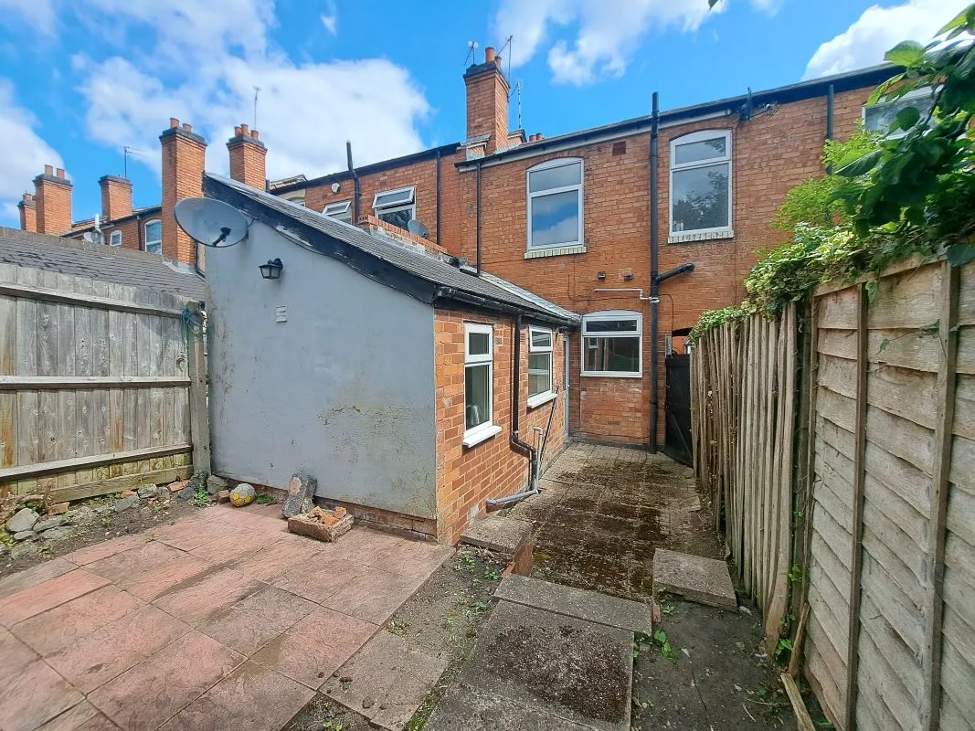 Freehold Vacant Mid Terraced House