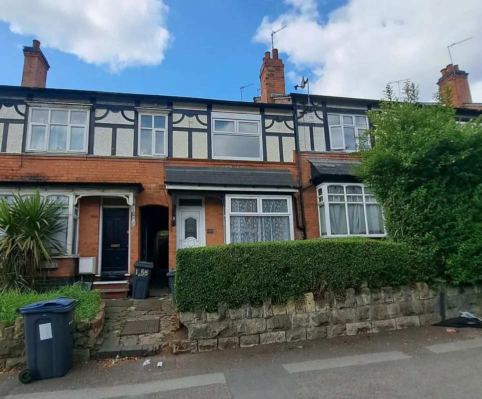 Freehold Vacant Mid Terraced House