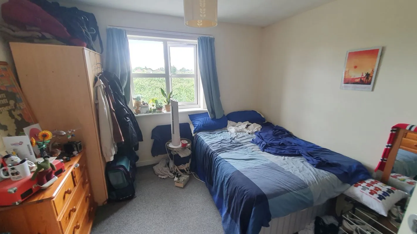 Freehold HMO Investment with 5 Bedrooms - Current Rent: £26,400 p.a.