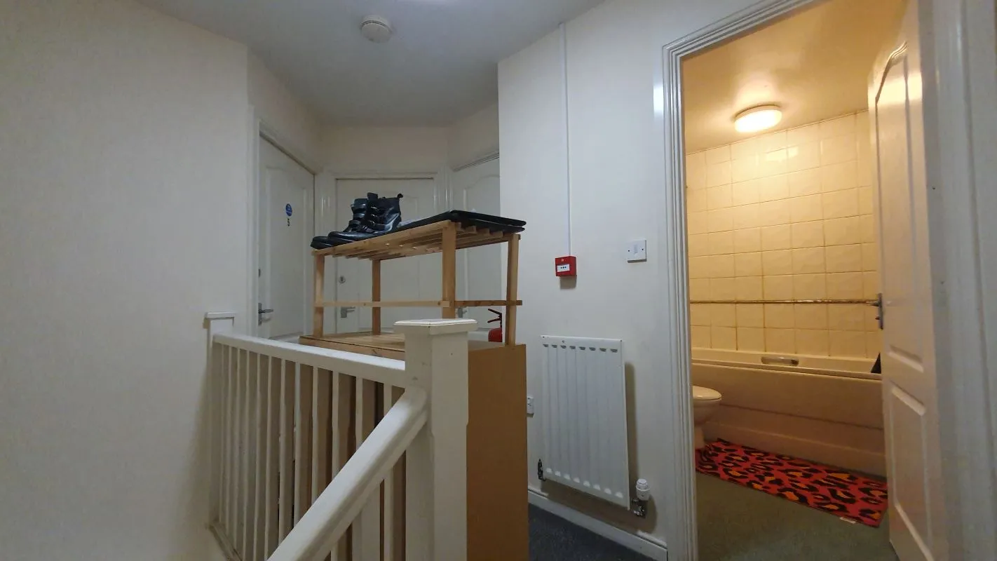 Freehold HMO Investment with 5 Bedrooms - Current Rent: £26,400 p.a.