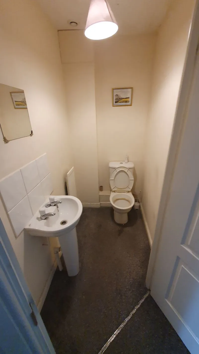 Freehold HMO Investment with 5 Bedrooms - Current Rent: £26,400 p.a.