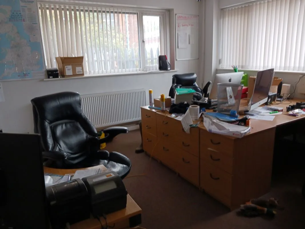 Freehold Vacant Detached Industrial Unit And Yard (16,000 sq.ft)